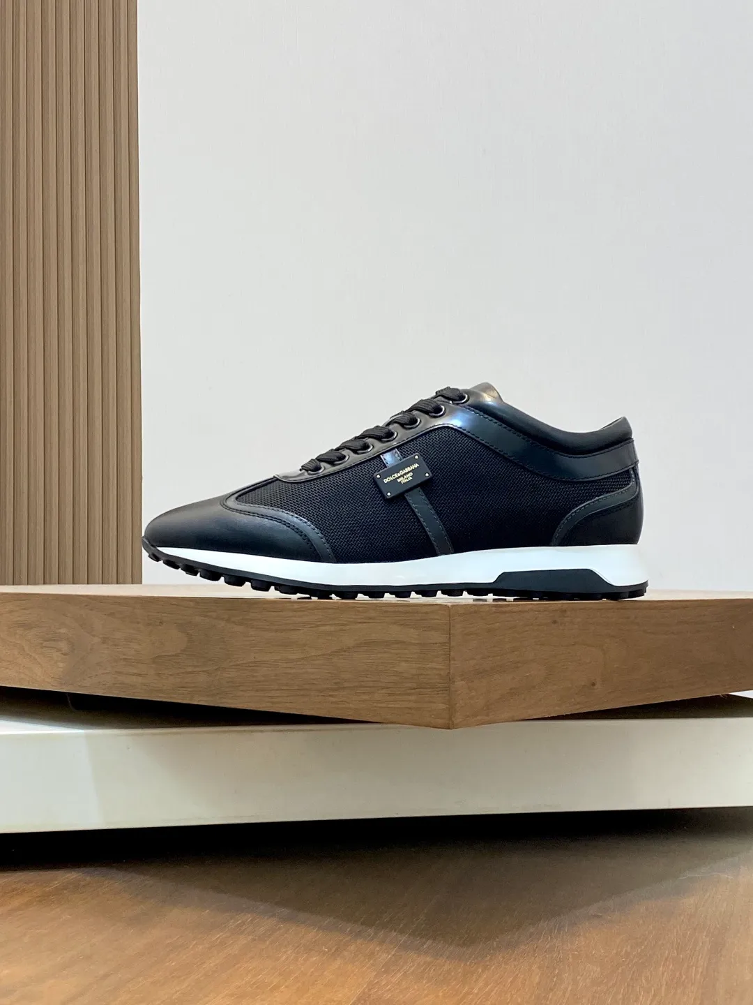 Men's Men's Shoes💰840••Classic••Dolce&Gabbana••DG✔️High-end men's sports•casual shoes. Original goods from top counters. Original imported cowhide, multi-material splicing design ➕Imported cowhide lining, cowhide feet ➕Original TPR elastic outsole.  Size: 39-44 (38, 45 customized)